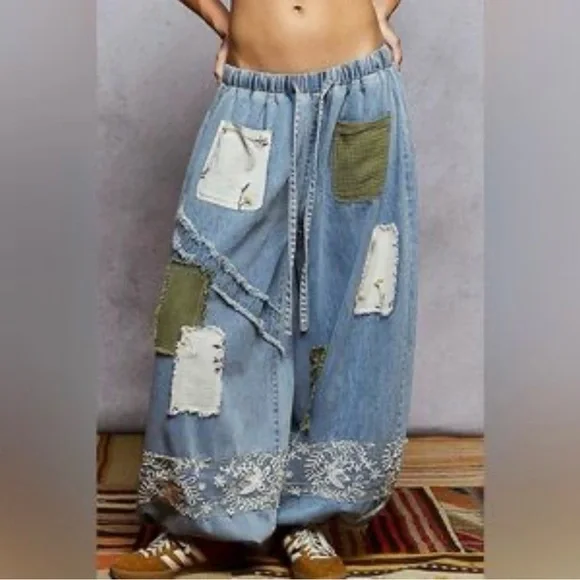 NWOT POL Floral Patchwork Denim Joggers, Size Medium - Picture 3 of 13